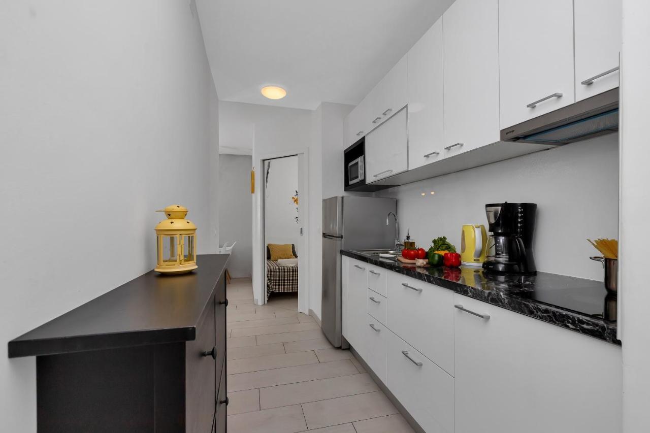 Apartments Villa Joy ポドゥゴラ エクステリア 写真