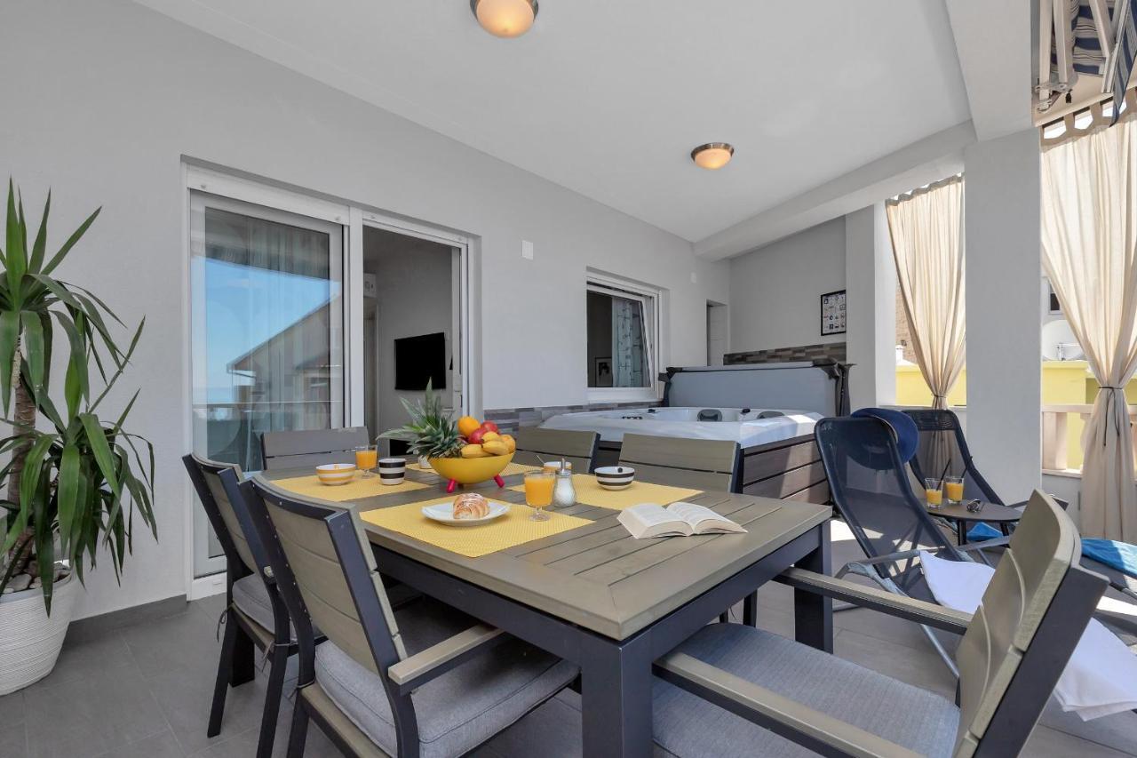 Apartments Villa Joy ポドゥゴラ エクステリア 写真