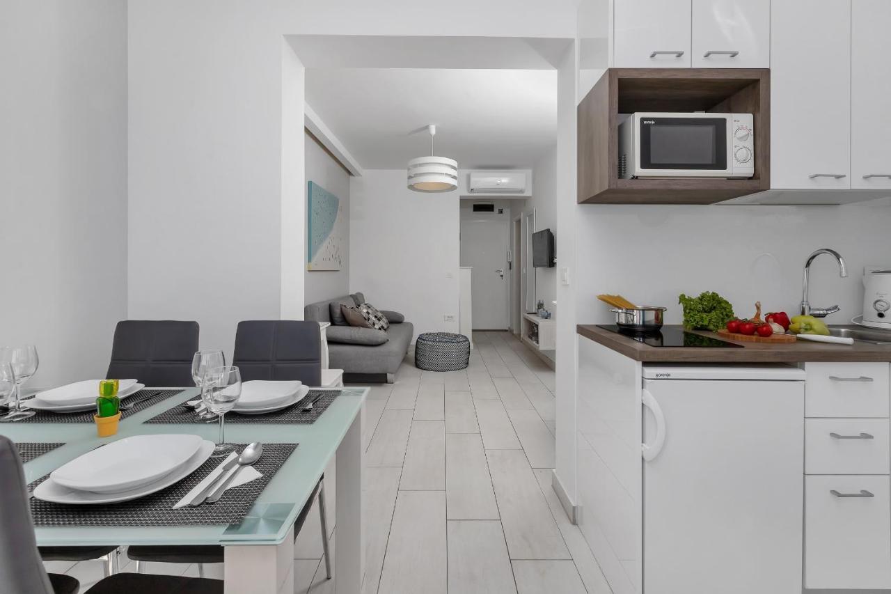 Apartments Villa Joy ポドゥゴラ エクステリア 写真
